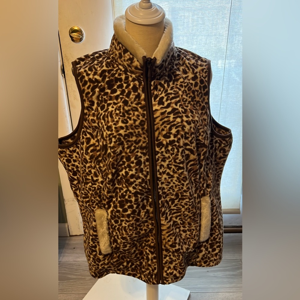 Leopard Print Women's Vest - Picture 2 of 4
